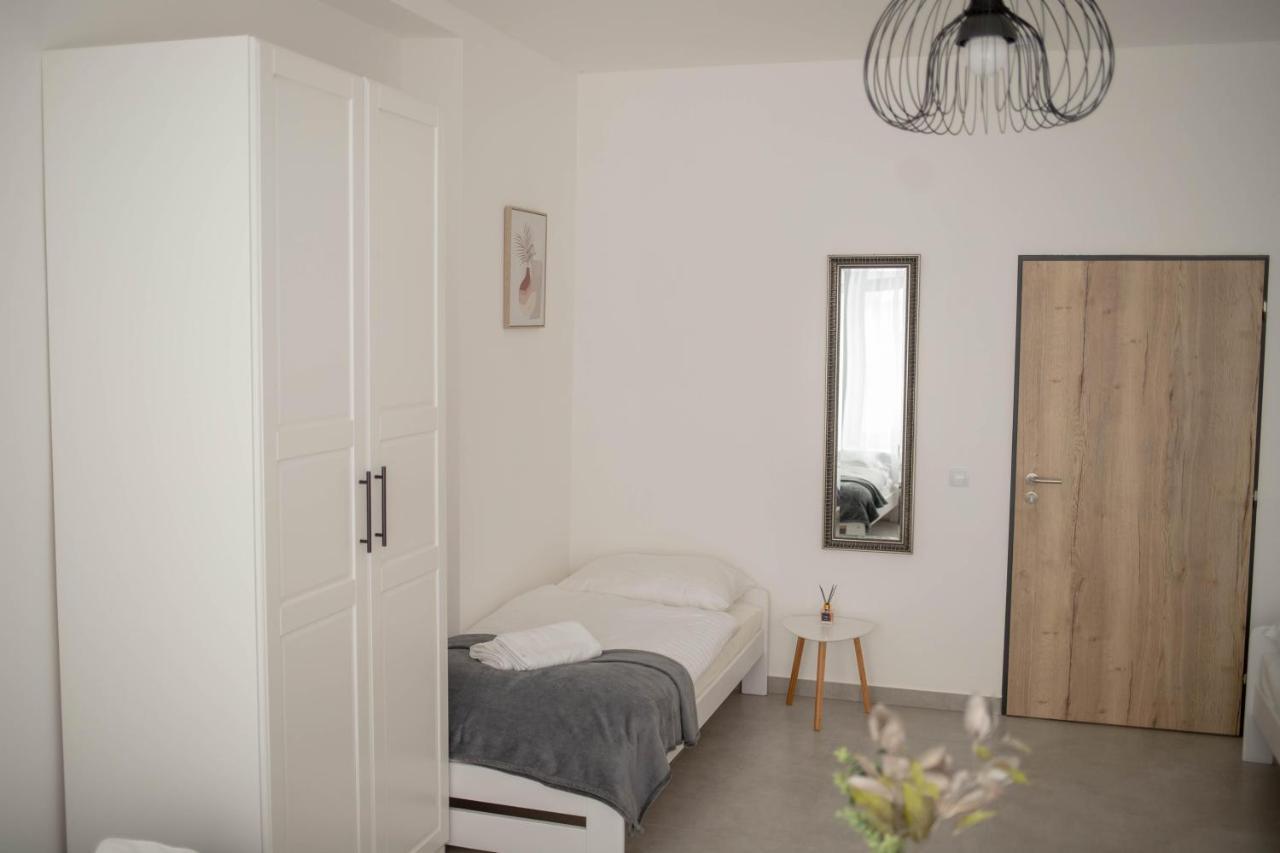 Rezidence Kbely - Free Parking Apartamento Praga Exterior foto