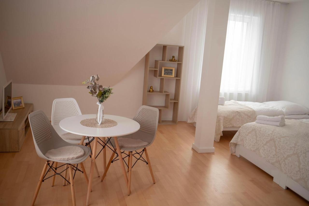Rezidence Kbely - Free Parking Apartamento Praga Exterior foto