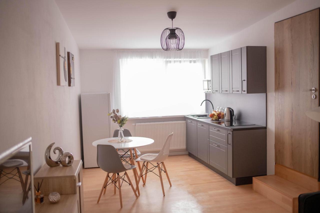 Rezidence Kbely - Free Parking Apartamento Praga Exterior foto