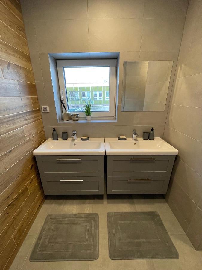 Rezidence Kbely - Free Parking Apartamento Praga Exterior foto