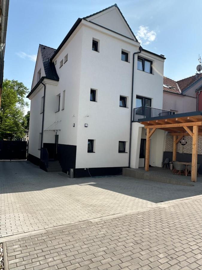 Rezidence Kbely - Free Parking Apartamento Praga Exterior foto